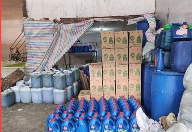 کشف انبار احتکار ۱۰۰ میلیارد ریالی مواد شوینده در الیگودرز