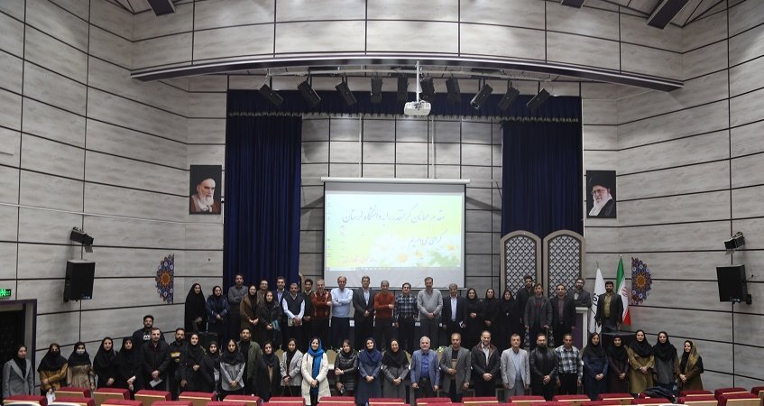 گسترش ارتباطات علمی، باعث افزایش تولید علم و دانش میشود