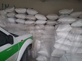 توقیف بیش از ۴ تن مکمل خوراک دام غیر مجاز در الیگودرز