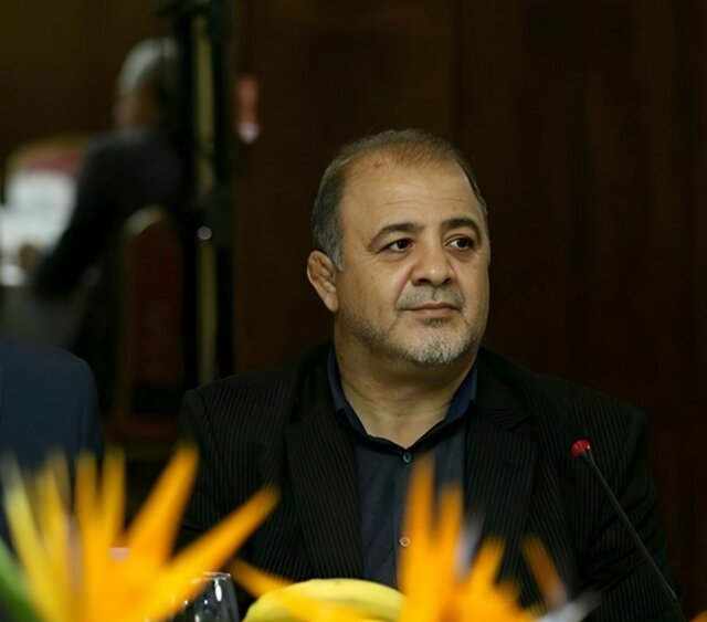 قهرمان هرگز تنها نیست/ پشت هر مدال یک تیم قدرتمند ایستاده است