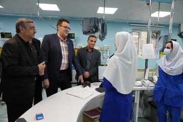 رئیس دانشگاه علوم پزشکی استان: کمبود دارو و تجهیزات در لرستان نداریم