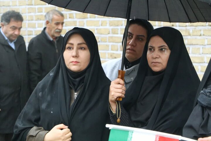 حضور بانوان لرستانی دوشادوش مردان در عزای شهدای حمله هوایی