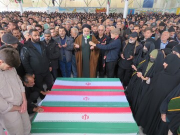 تشییع ۵ شهید در بروجرد