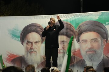 استاندار لرستان: بزرگترین قدرت نظامی دنیا در مقابل ایمان نیروهای نظامی ما زمین‌گیر شد 