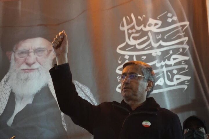 استاندار لرستان: خیابان ها در تسخیر مردم است/ آمادگی کامل در پشتیبانی جنگ و تامین کالا