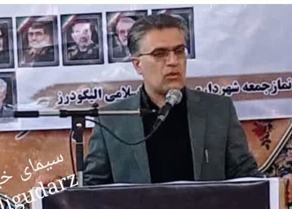 رهبر شهید انقلاب اسلامی، خود یکی از بزرگترین هنرمندان بودند