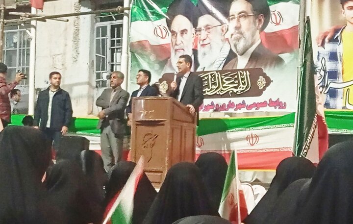 معلمان به عنوان افسران جهاد تبیین در سنگر مدارس هستند