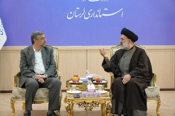 استاندار لرستان: کوتاهی در حق خانواده شهدا هیچ توجیه عقلی و منطقی ندارد