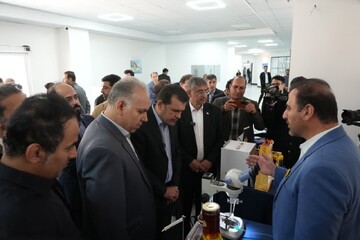 بازدید معاون رئیس‌ جمهور از شرکت‌های دانش‌بنیان لرستان