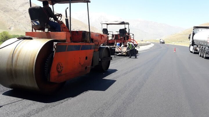 تأکید فرماندار ازنا بر تسریع در تکمیل پروژه روکش آسفالت محورهای اصلی شهرستان