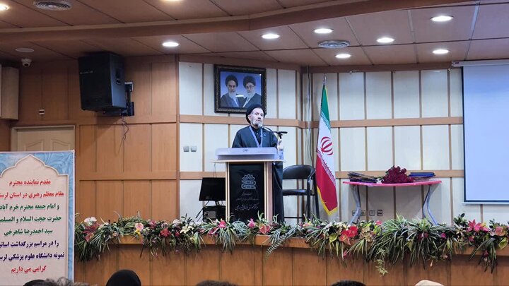 امام جمعه خرم‌آباد: خدمات جامعه پزشکی در دورترین نقاط استان، جلوه‌ای از خدمت علمی است