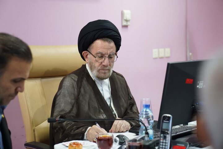 نماینده ولی‌فقیه در لرستان: تلاش پزشکان در مسیر سلامت مردم شایسته تقدیر است