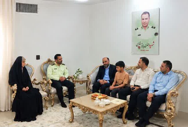 فرمانده انتظامی لرستان: شهدا چراغ روشنگر و هدایتگر مسیر سعادت انسان‌ها هستند