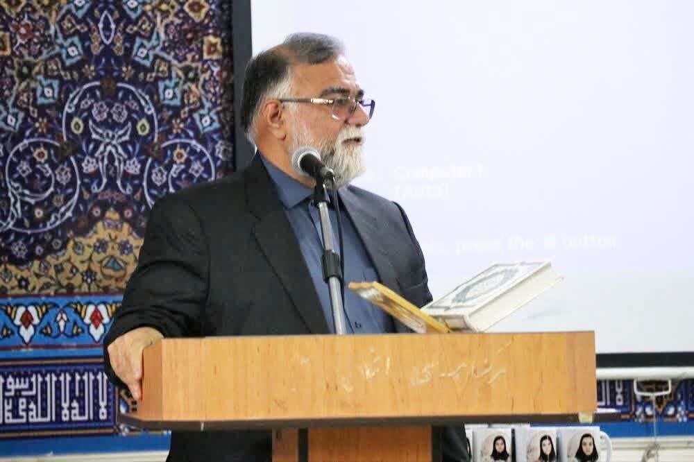معاون استاندار لرستان هویت نخبگی را به تیزهوشی محدود نکنیم