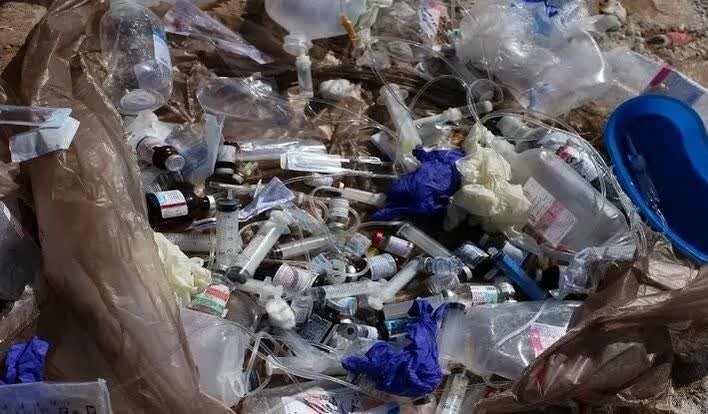 برخورد قاطع با عاملان رهاسازی پسماندهای عفونی/ خودروی متخلفان توقیف شد