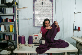 احداث کارگاه خیاطی در کلاس درس مدرسه «پریدخت حقیقی» پس از بازسازی مدرسه 