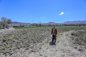 کشاورزان روستاهای پایین دست سد «کوچری» در شهرستان خمین که در مجموع ۲۱۰۰ هکتار زمین کشاورزی دارند، سد کوچری را عاملی برای خشک شدن منطقه و رودخانه اناربار می دانند.