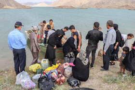 تعداد زیادی از ساکنین این روستاها را سالمندان تشکیل می دهند که برای درمان به شهر مراجعه میکنند اما به دلیل ترس از جابجایی با قایق ترجیح میدهند که به پزشک مراجعه نکنند.