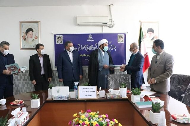 سبزی: توزیع امکانات آموزشی در مدارس ساوه و زرندیه عادلانه نیست