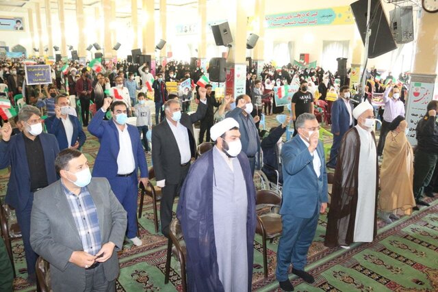 رویدادهای ۱۳ آبان در شکل دادن به حرکت انقلاب نقش ویژه ای داشته اند
