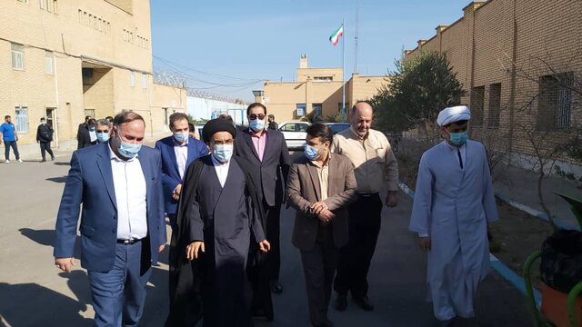 برخورد قانونی در انتظار متعدیان به حقوق زندانیان برخورد قانونی در انتظار متعدیان به حقوق زندانیان