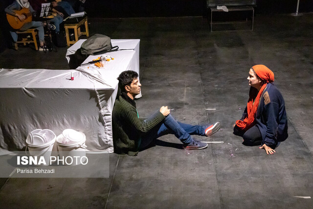 این هنر را به ونتیلاتور وصل کنید! این هنر را به ونتیلاتور وصل کنید!