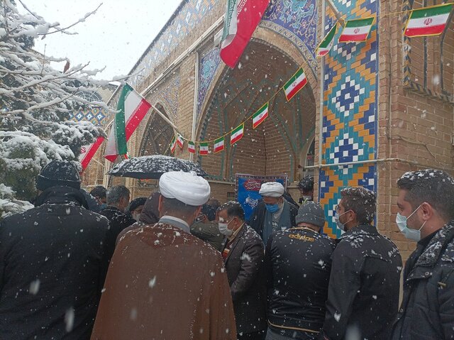 حجره طلبگی امام راحل در اراک گلباران شد