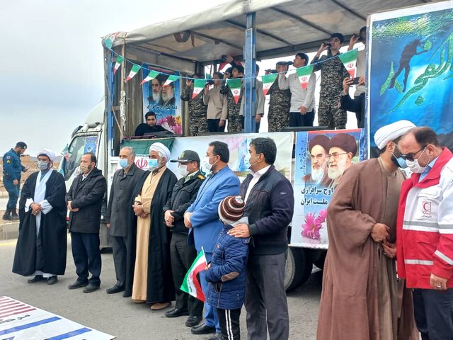 امام جمعه زرندیه: دشمن به دنبال تحریف تاریخ انقلاب است