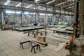 سال ۱۳۹۵، ۵۰ میلیارد تومان وام برای شرکت آذرآب جهت تولید و انجام قراردادها به تصویب رسید ولی به دلیل وجود چک های برگشتی، معوقات و بدهی های مالیاتی و بیمهای شرکت، پرداخت وام توسط دیوان محاسبات و بازرسی کل کشور با مانع مواجه شد.