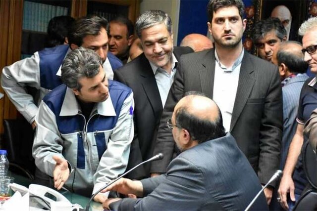 در آذرآب صدای سقوط می آید