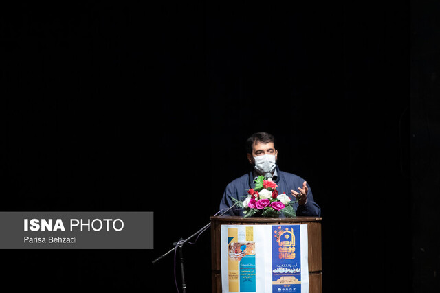 هنر ابزار بسیار مناسبی برای افزایش آگاهی در جامعه است