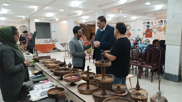 افتتاح نمایشگاه صنایع دستی در شهرستان محلات