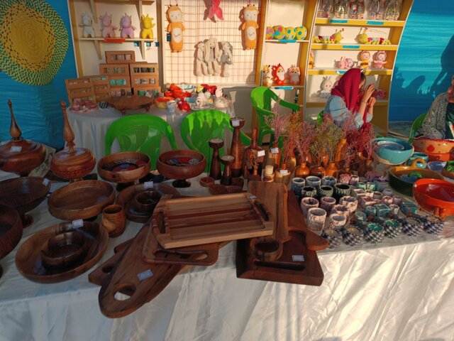 اولین جشنواره گل انار و طبخ آبزیان شهرستان محلات برگزار شد