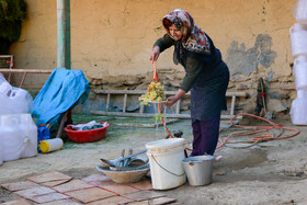 پخت شیره انگور در روستای هزاوه