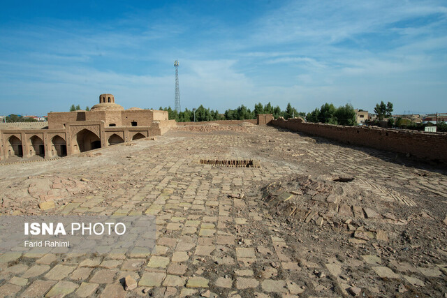 باغ شیخ، ایستاده در دروازه گردشگری جهان