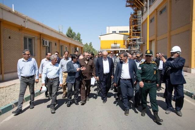 استان مرکزی به قطب صنعت نیروگاههای خورشیدی کشور تبدیل می شود استان مرکزی به قطب صنعت نیروگاههای خورشیدی کشور تبدیل می شود