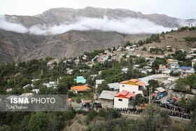 بیمه روستائیان برای جلوگیری مهاجرت از روستا باشد