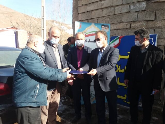 اهدا  ۵۰ سند روستایی به اهالی روستای اویل نوشهر
