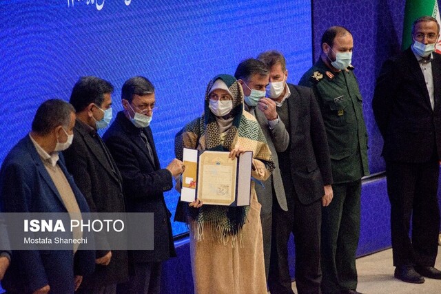 برگزاری آئین واگذاری ۱۱۳هزارمین سند املاک غصب شده توسط «خاندان پهلوی» به مردم