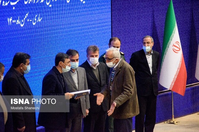 برگزاری آئین واگذاری ۱۱۳هزارمین سند املاک غصب شده توسط «خاندان پهلوی» به مردم