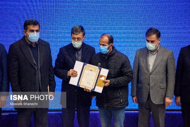 برگزاری آئین واگذاری ۱۱۳هزارمین سند املاک غصب شده توسط «خاندان پهلوی» به مردم