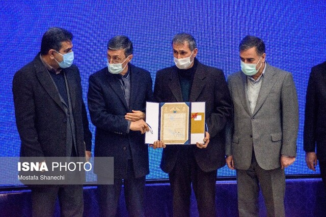 برگزاری آئین واگذاری ۱۱۳هزارمین سند املاک غصب شده توسط «خاندان پهلوی» به مردم