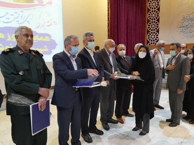 ۳۰۰ هزار میلیارد تومان برای رتبه بندی معلمان و بازنشستگان در بودجه ۱۴۰۱