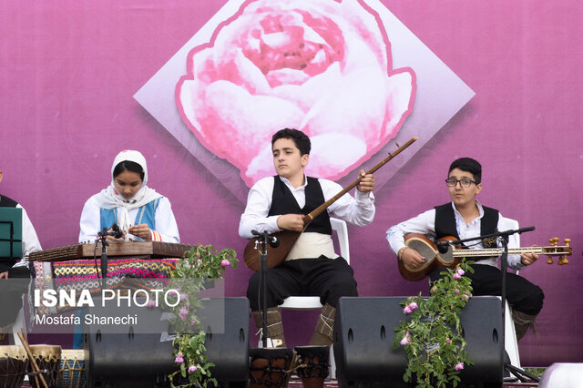 پنجمین جشنواره گلمحمدی و گیاهان دارویی در دودانگه ساری
