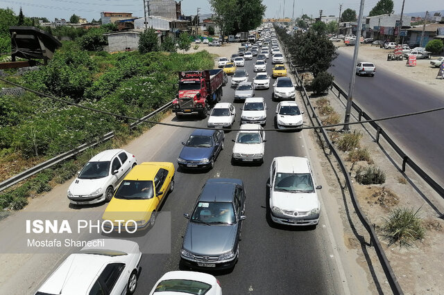 آسفالت بی‌موقع جاده دلیل ترافیک سنگین محور ساری به قائمشهر