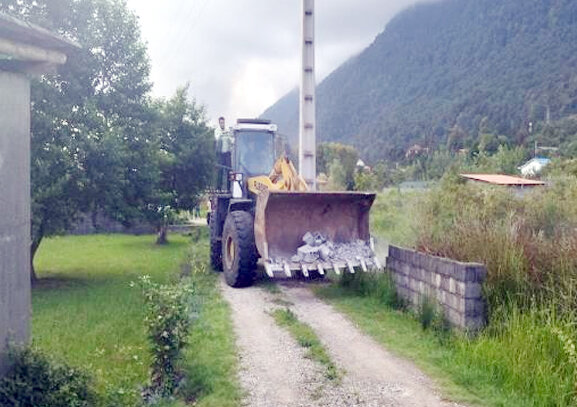 عکس آرشیوی است ۱۰ تغییر کاربری غیرمجاز در ساری قلع و قمع شد