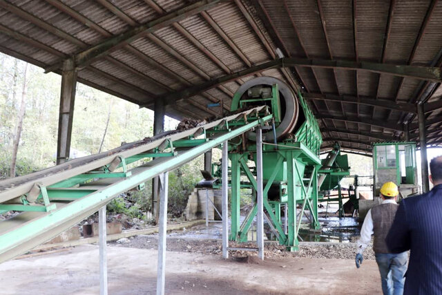 استخراج کود کمپوست از معدن طلای کثیف در تنکابن