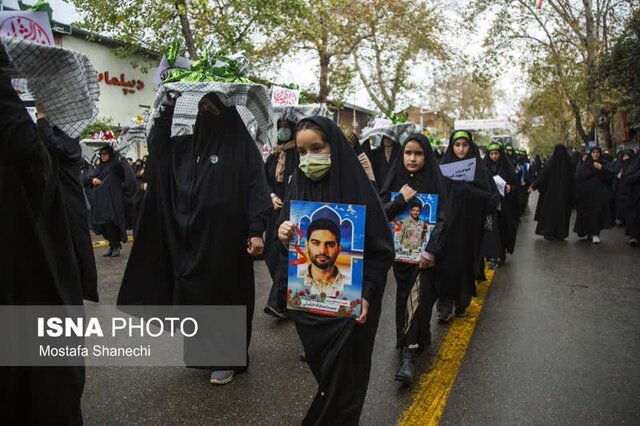 تشییع 14 آلاله زهرایی بر روی دستان مردم شهید پرور دیار علویان