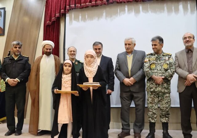 شاعران دفاع مقدس در مسیر شهدا حرکت میکنند