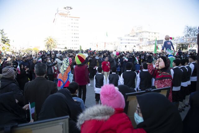 جلوه پر رنگ هنر در جشن انقلاب
